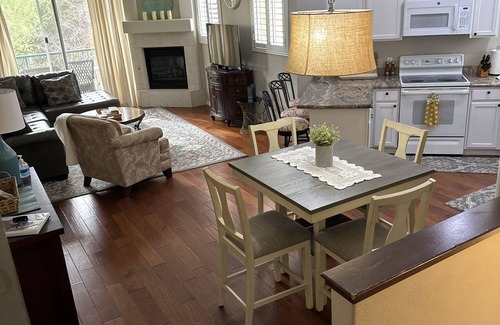 Superstition Lakes Condo | Stunning 10 out of 10 quiet gated golf condo for that home away from home