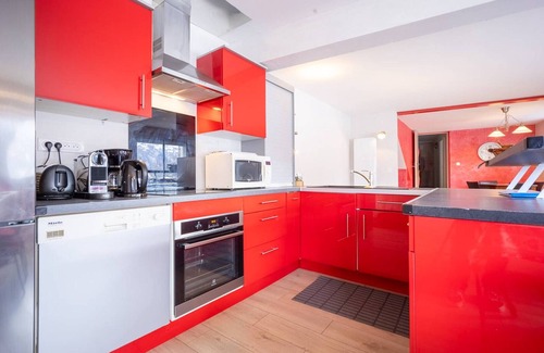 Estarvielle House | Stunning 10-Person House Near Loudenvielle/Peyresourde – Ideal for Ski, Hike, Bike with WiFi