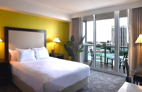 Coconut Grove House | Stunning 12th Floor Studio In The Heart Of Grove