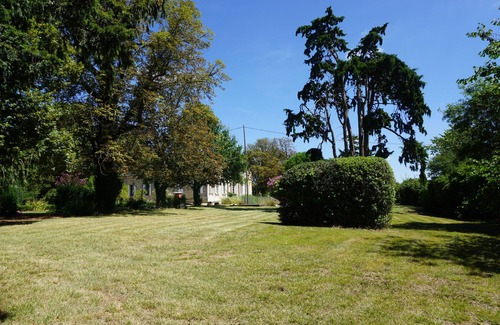 Beaupuy House | Stunning 16c. Manor - Pickleball, Bocce Ball, Swimming Pool - up to 10 people