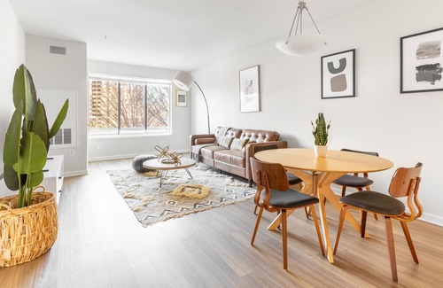 North Bethesda Apartment | Stunning 1BR Apartment in Rockville