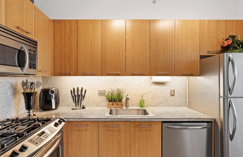 Downtown Portland Apartment | Stunning 1BR Apartment with Modern Amenities in Prime Location- Available Now!