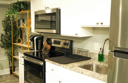 Columbia Heights Apartment | Stunning 1BR unit w/Free Parking - Walk to Metro