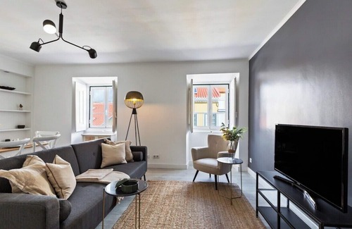 Belem Apartment | Stunning 2 BDR Apt near Belem
