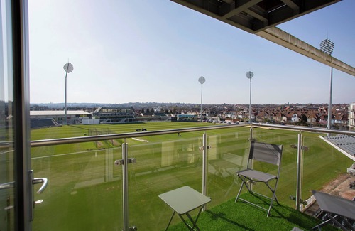 Horfield Apartment | Stunning 2 BDR Flat Ashley Down Cricket