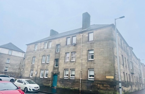 Greenock Apartment | Stunning 2-Bed Apartment in Greenock - Sleeps 6