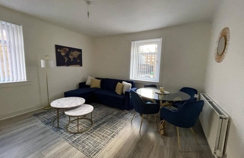 Greenock Apartment | Stunning 2-Bed Apartment in Greenock - Sleeps 6