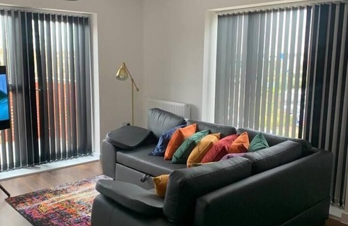 West Thurrock Apartment | Stunning 2-Bed Apartment in Grays