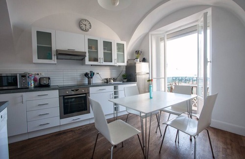 Old Town Apartment | Stunning 2-bed Apartment, Spectacular Sea Views, 150m from beach