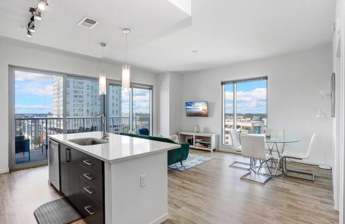 Downtown Tampa Apartment | Stunning 2-Bed Condo with Panoramic DT Tampa Views
