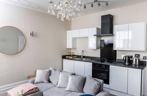 Cheltenham Apartment | Stunning 2 Bed in the Centre of Cheltenham