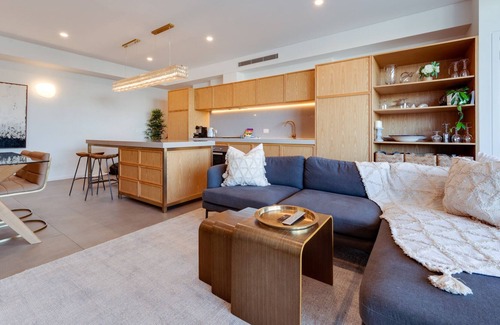 Waterloo Apartment | Stunning 2-Bed with Spacious Balcony Near CBD