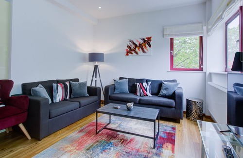 Fareham Apartment | Stunning 2 bedroom Apartment in Fareham with free parking.