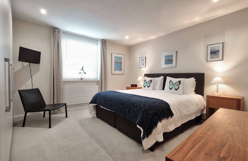 Westleigh Apartment | Stunning 2 bedroom apartment on the sea front