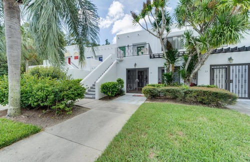 Central Naples Condo | Stunning 2BR/2BA condo in the heart of Naples