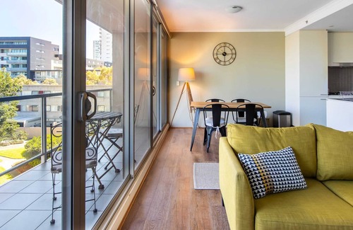 Zetland Apartment | Stunning 2BR Apartment In Central Location