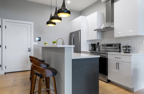 East Somerville Condo | Stunning 2BR Condo in Assembly Square East