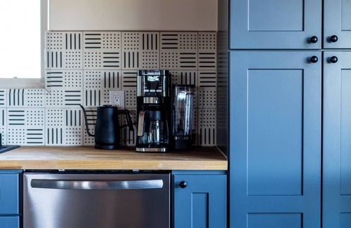 Taos House | Stunning 2BR Home in El Prado - Hot Tub - Views