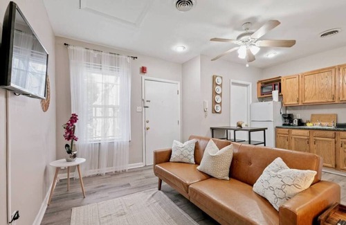 Bella Vista Apartment | Stunning 2BR in City Center