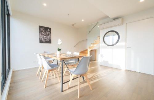 Maribyrnong Apartment | Stunning 2br Loft Maribyrnongfree Parkingbalcony