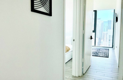 Downtown Miami Apartment | Stunning 2BR Penthouse Omni & Bayside Views – Downtown Luxury Stay