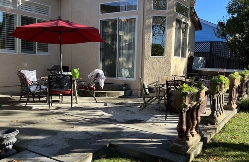 Santa Rosa House | Stunning 3-bdrm + office Santa Rosa home with chef's kitchen and hot tub!