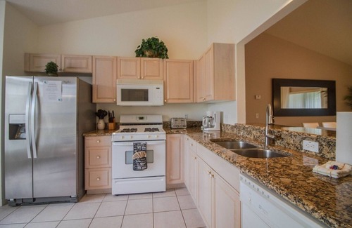 Tuscan Ridge Villa | Stunning 3 bed/2 bath w Den/Near Disney/South Facing Pool/Hot Tub/FreeWiFi/Xbox1
