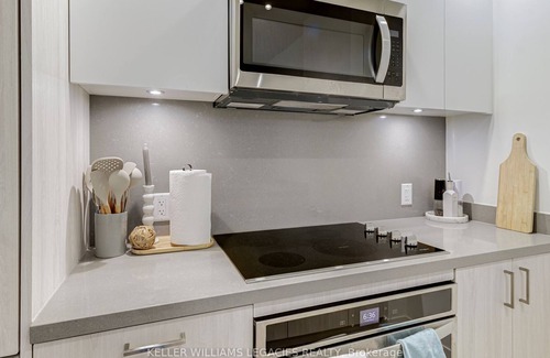 Richmond Hill House | Stunning 3 Bed, 3 Bath Luxury Townhome w/ Amazing Amenities + Office!