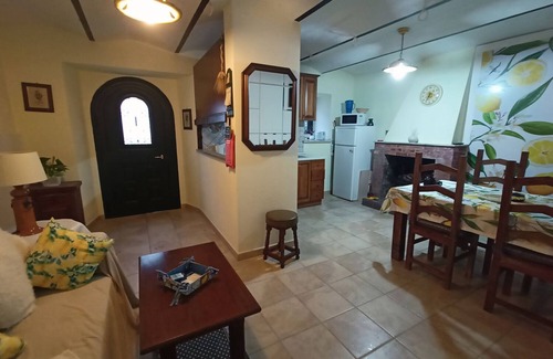 Gallinaro House | Stunning 3-Bed House in Gallinaro, aircon and pool