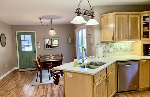 Woodfin House | Stunning 3 Bedroom House in Nature - 10 mins. to city center