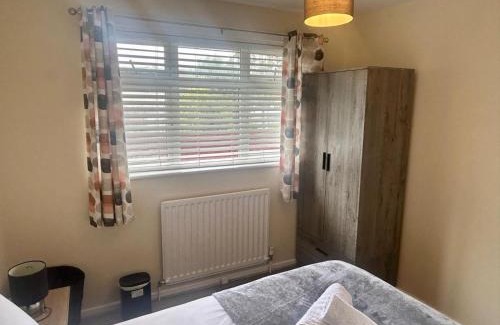 Little Holland Apartment | Stunning 3 bedroom house in great location