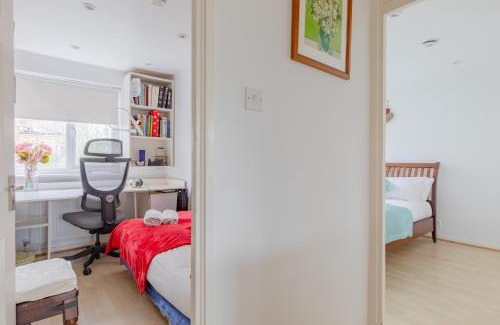 Shaftesbury House | Stunning 3 Bedroom House with Garden in Battersea