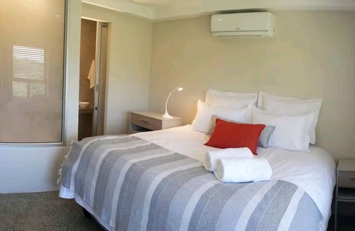 Prince's Grant Golf Estate Apartment | Stunning 3 bedroom self catering apartment with private beach on a Golf Estate.