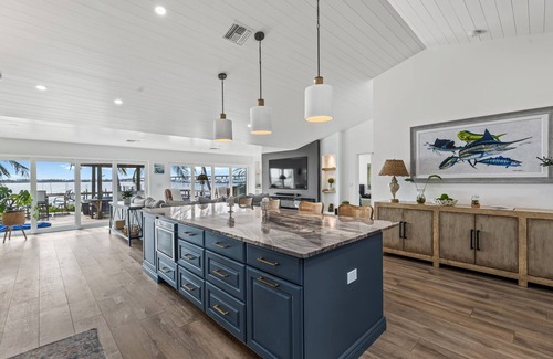 Stuart House | Stunning 3 bedroom, 2.5 bathroom waterfront/dockside home