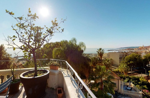 Menton Apartment | Stunning 3-room duplex in a quiet area with terrace, private parking and WiFi
