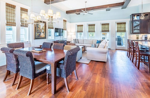 SeaNest Village House | 🐟Stunning 30A Home-Gorgeous Deck-Stay Salty