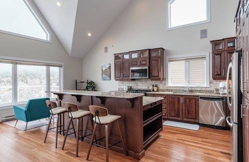 Quidi Vidi House | Stunning 3BR Executive Home with Scenic Views
