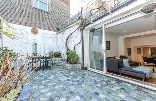 Knightsbridge House | Stunning 3BR Home With Terrace in Knightsbridge
