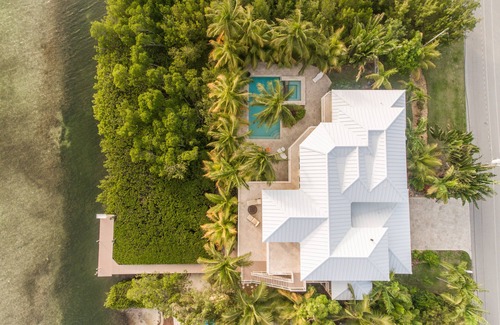 Cutthroat Harbor Estates House | Stunning 4 bed 3.5 bath open water pool home