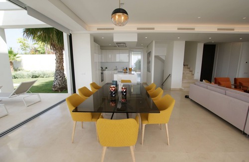 Marbella Villa | Stunning 4 bed Marbella villa, private (heated) pool, Air Con, WIFI nr beach