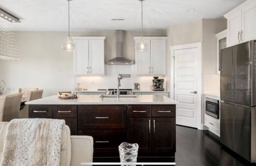 Benton County House | Stunning 4-bedroom house with views in West Richland with WiFi, fitness room, AC