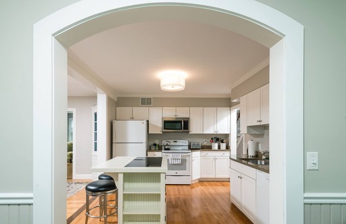 Andover House | Stunning 4 Bedroom,2.5 Baths abuts Phillips Academy, walk to Town and Train