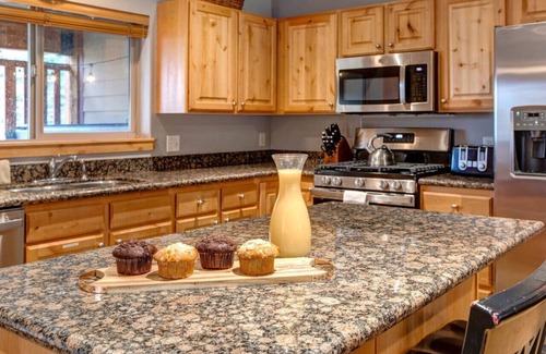 Bear Hollow Village House | Stunning 4 Bedroom Canyons Home*Hot Tub*Sleeps 10