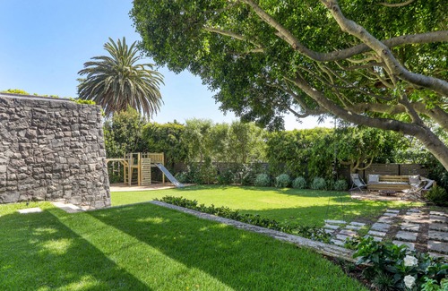 Cape Town City Centre House | Stunning 4 bedroom home in Higgovale with views