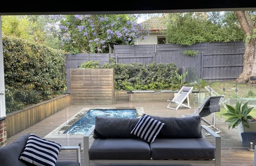 Kew East House | Stunning 4 bedroom home with spa