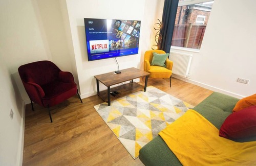 Crewe House | Stunning 4 bedroom House in Crewe Town Centre