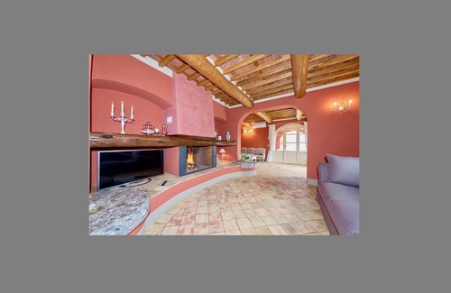Vorno Villa | Stunning 4 Bedroom Villa near Lucca