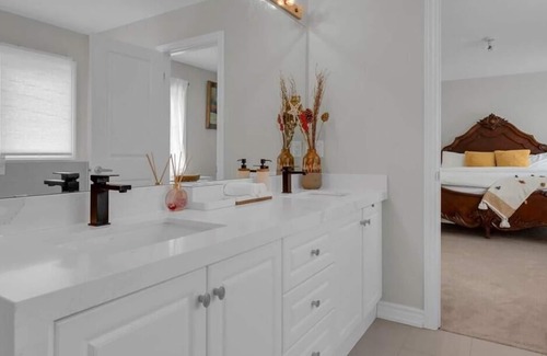 Port Colborne House | Stunning 4bedrooms with 2.5 baths