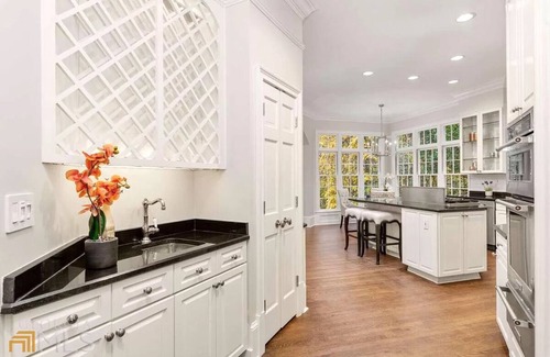 Buckhead House | Stunning 4BR Luxury Home in Central Buckhead