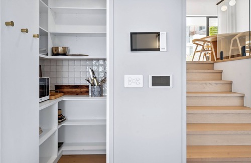 Maroubra House | Stunning 4BR Waterfront House w/pool in Sth Coogee